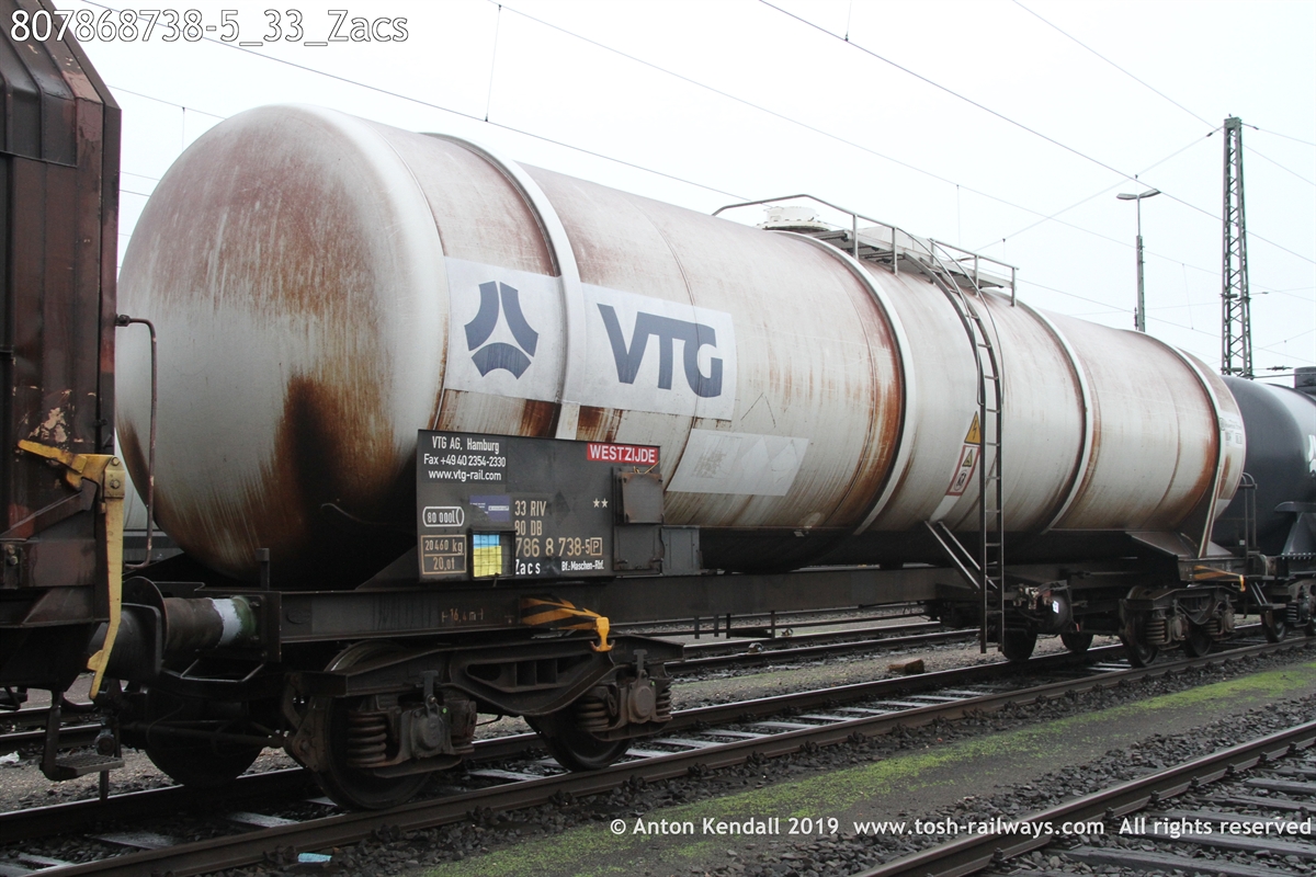 807868738-5_33_Zacs.JPG